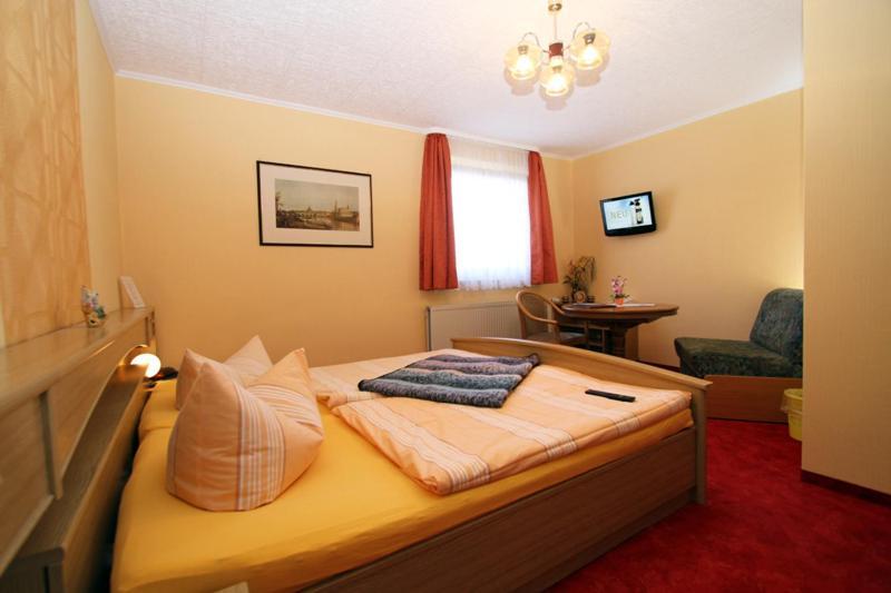 Familienhotel Zur Linde Panschwitz-Kuckau Room photo