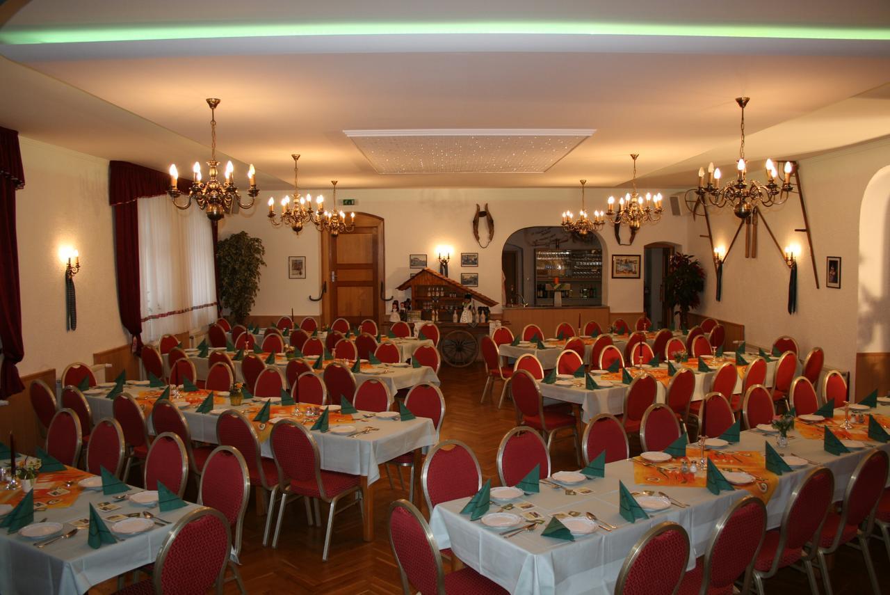 Familienhotel Zur Linde Panschwitz-Kuckau Exterior photo